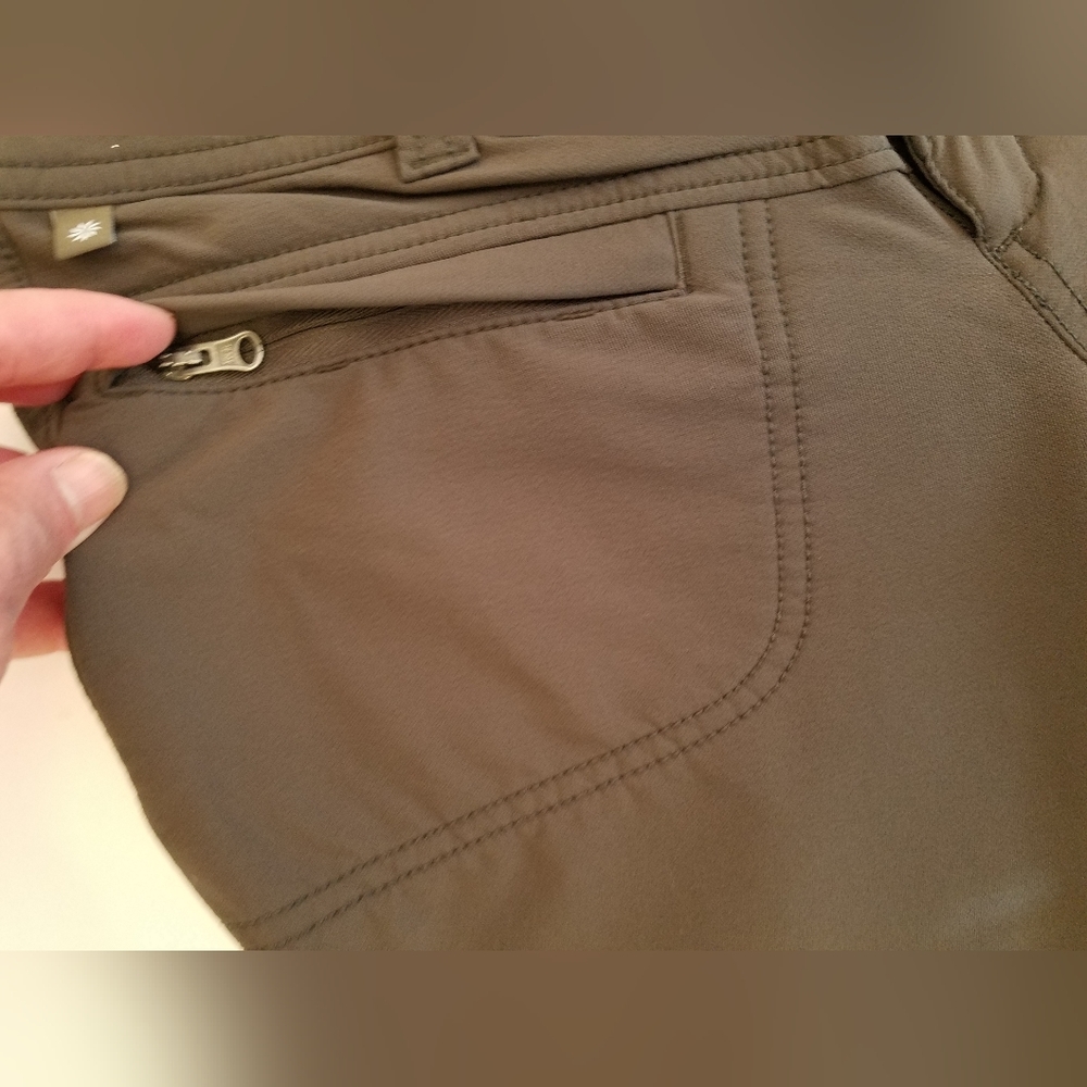Athleta Dipper Dark Olive Flare Cargo Pants Pocket Details Size 2 - Picture 15 of 17